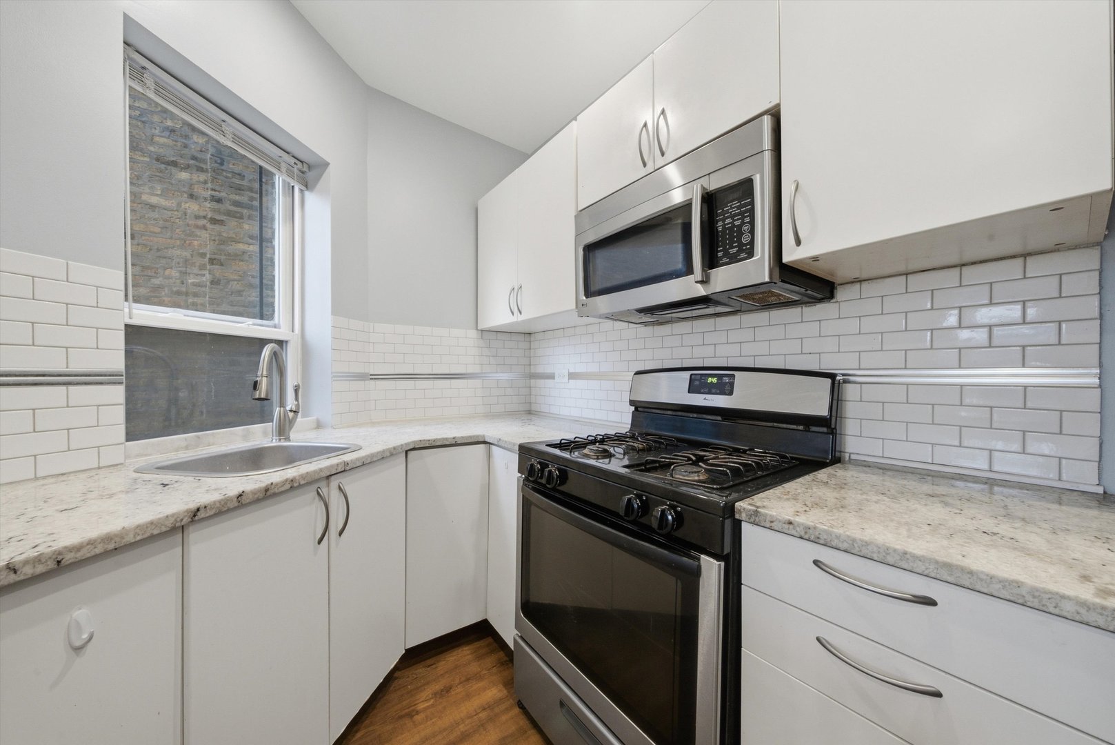2265 W Diversey Avenue Property Photo 6