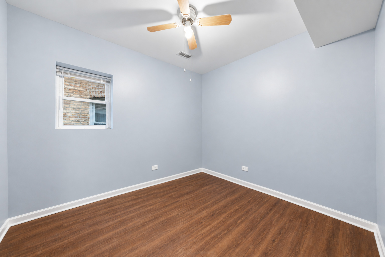 2265 W Diversey Avenue Property Photo 10