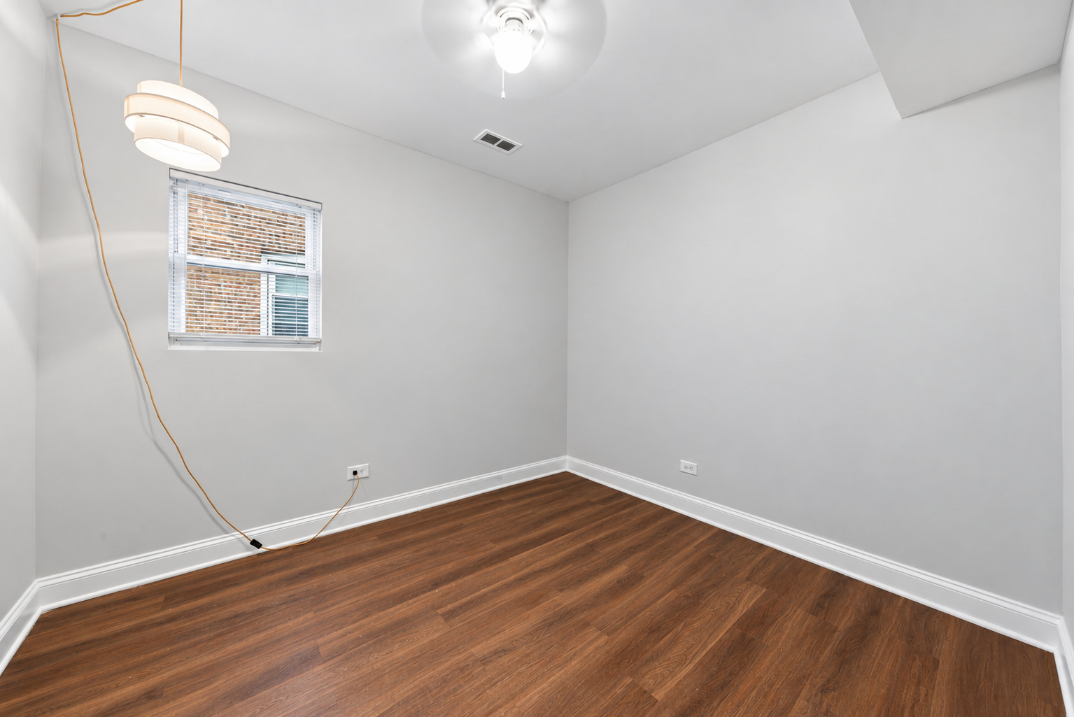 2265 W Diversey Avenue Property Photo 23