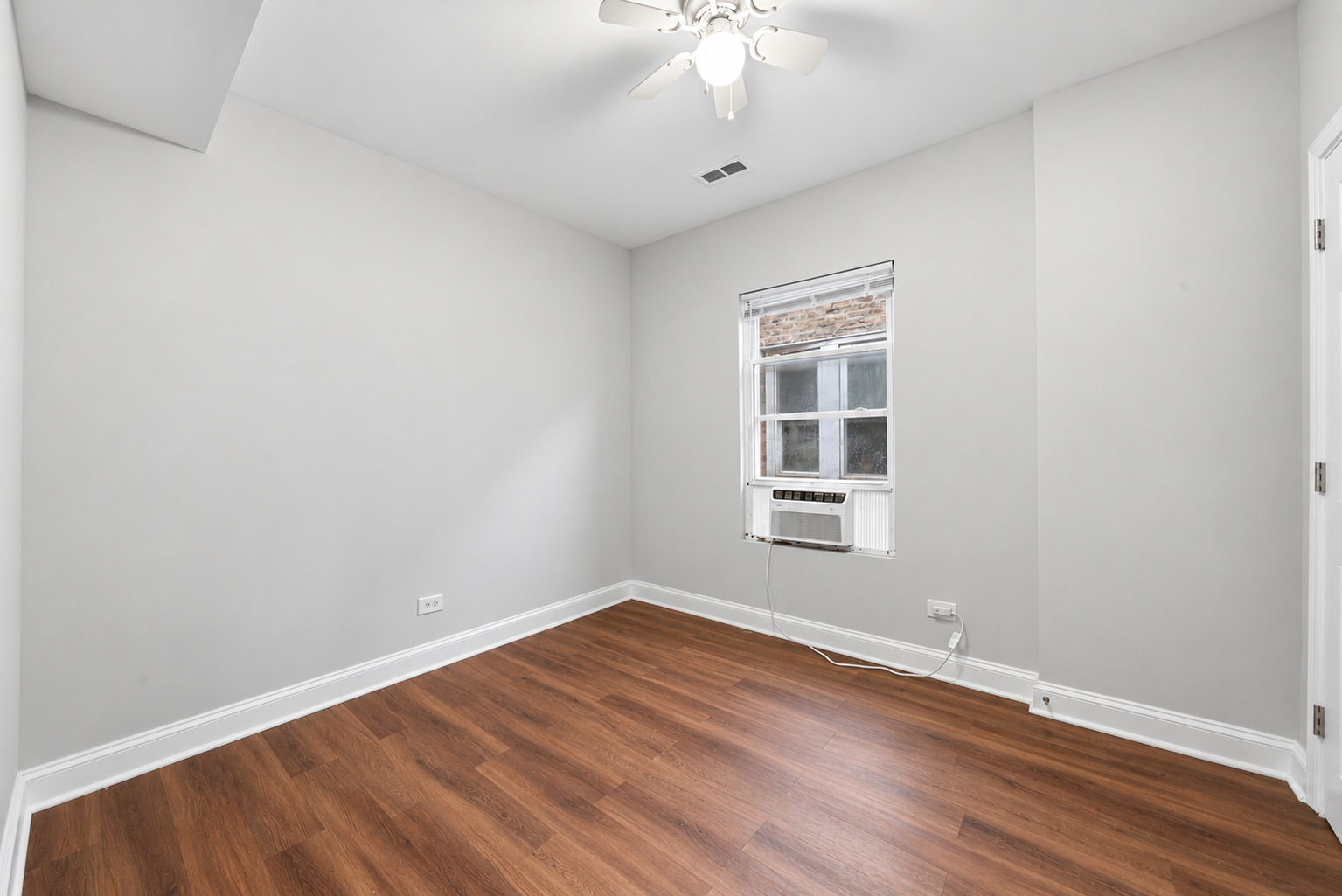 2265 W Diversey Avenue Property Photo 24