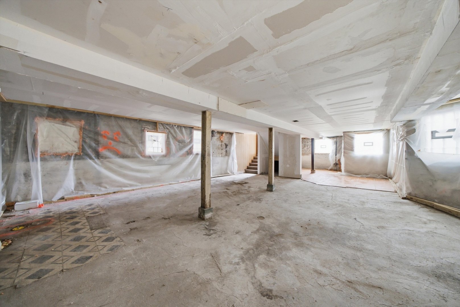 2265 W Diversey Avenue Property Photo 28