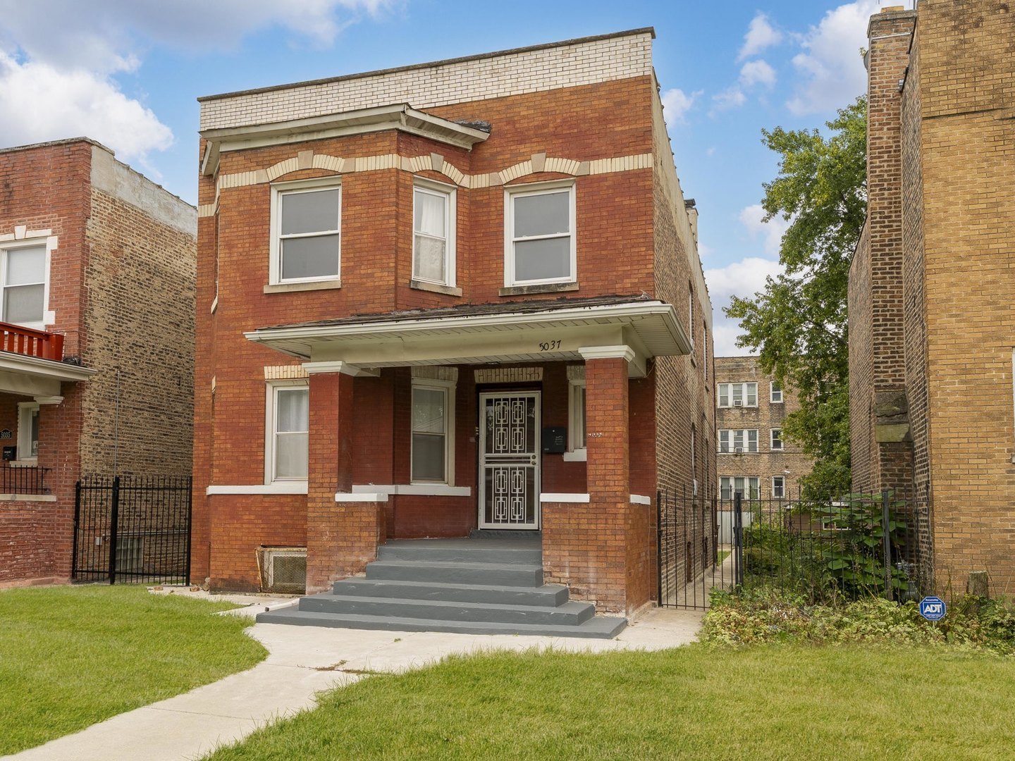 5037 W West End Avenue Property Photo 1