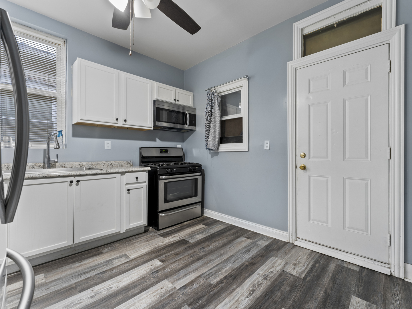 5037 W West End Avenue Property Photo 6