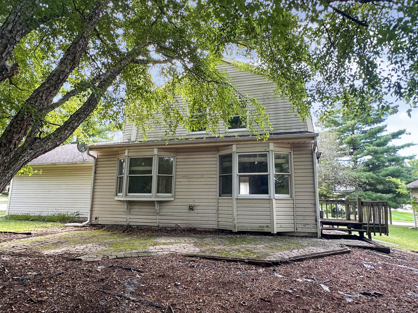 700 Butterfield Drive Property Photo 2