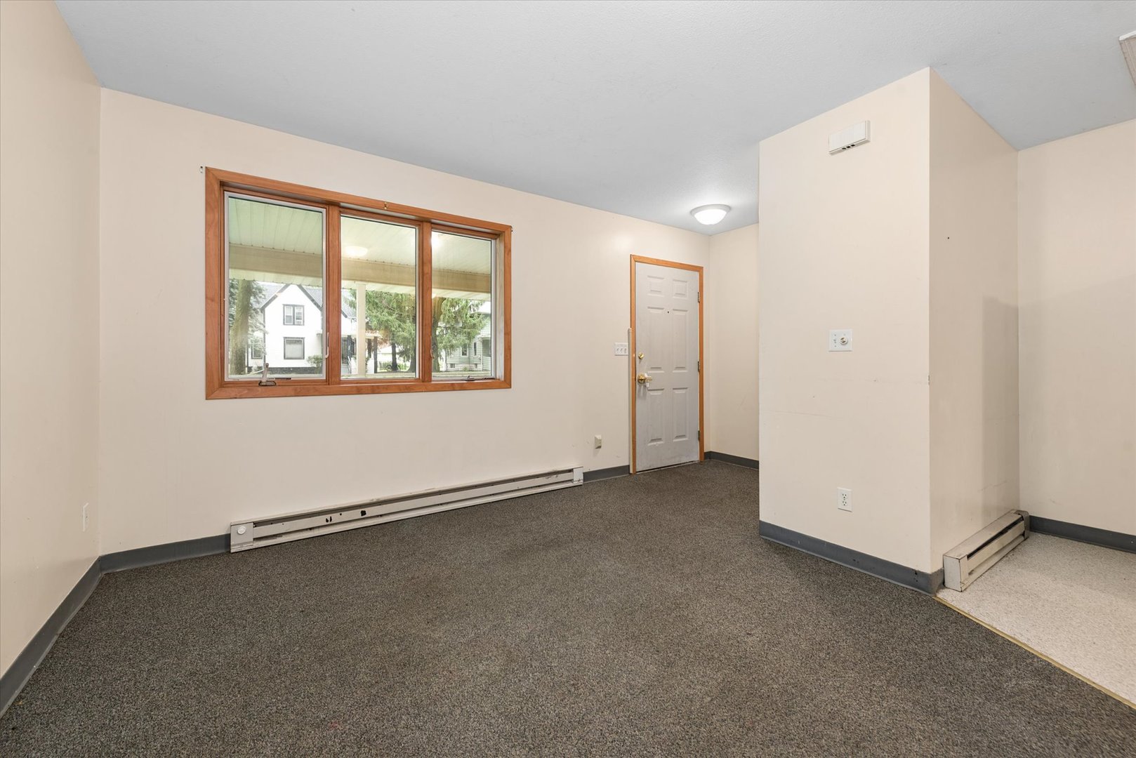 323 S 5th Street Property Photo 3