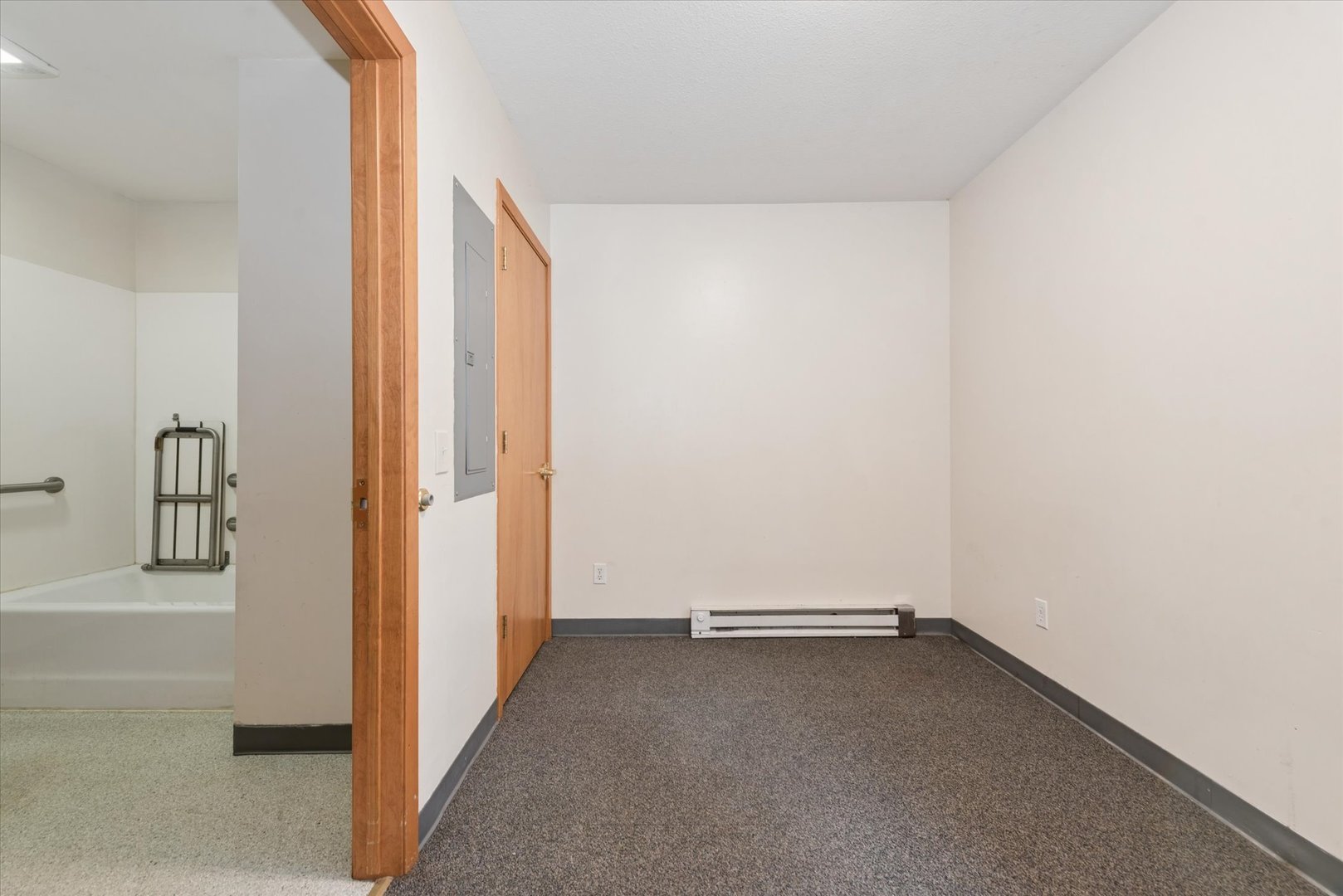 323 S 5th Street Property Photo 8