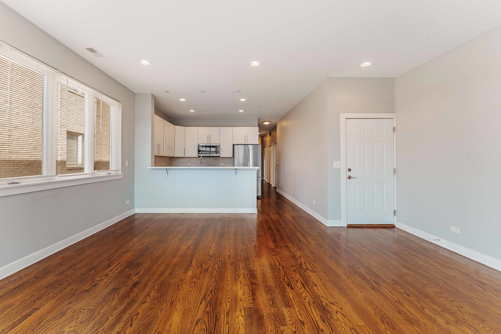7930 W Grand Avenue 3w Property Photo 4