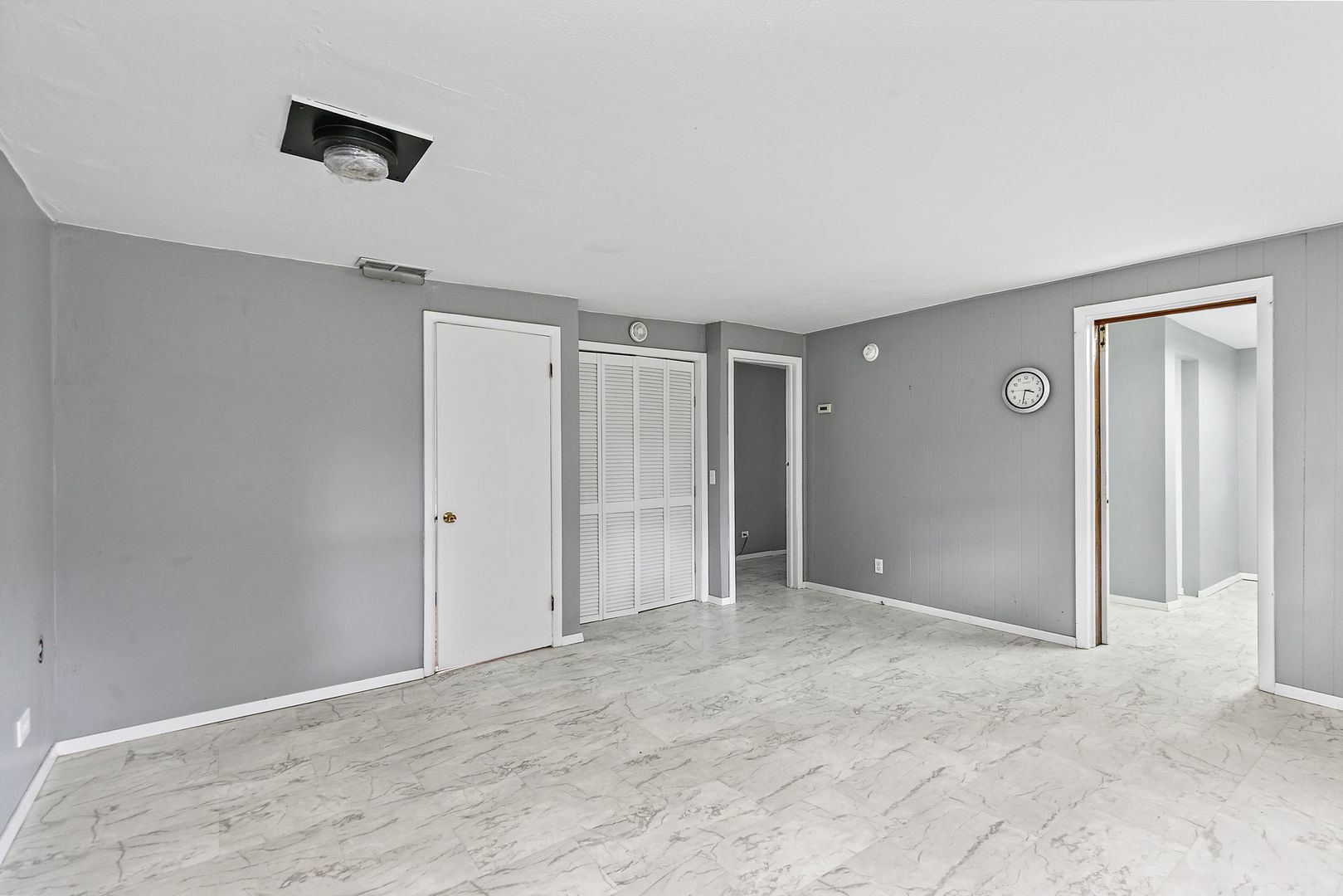7n066 Woodlawn Avenue Property Photo 4