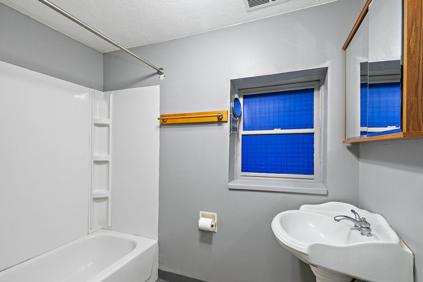 7n066 Woodlawn Avenue Property Photo 8