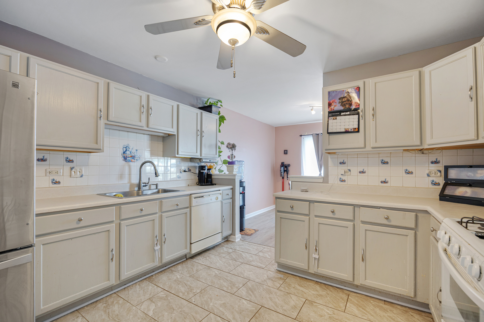 1320 Jenna Drive B Property Photo 8