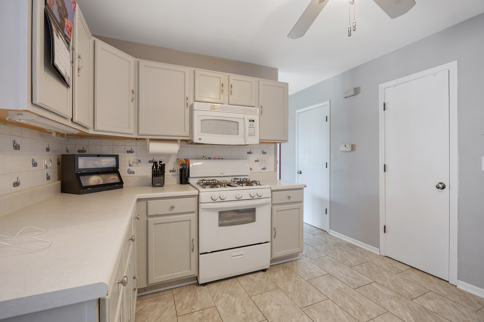 1320 Jenna Drive B Property Photo 11