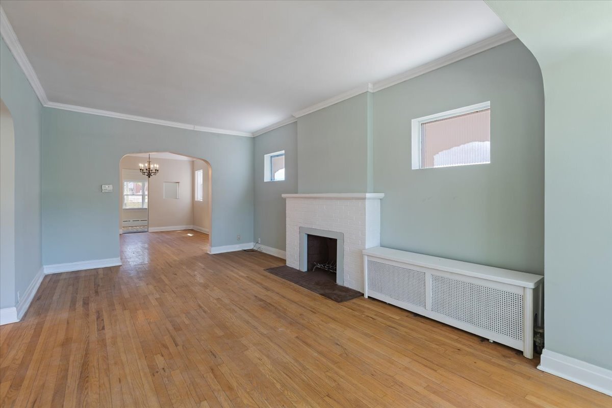 6515 N Maplewood Avenue Property Photo 4
