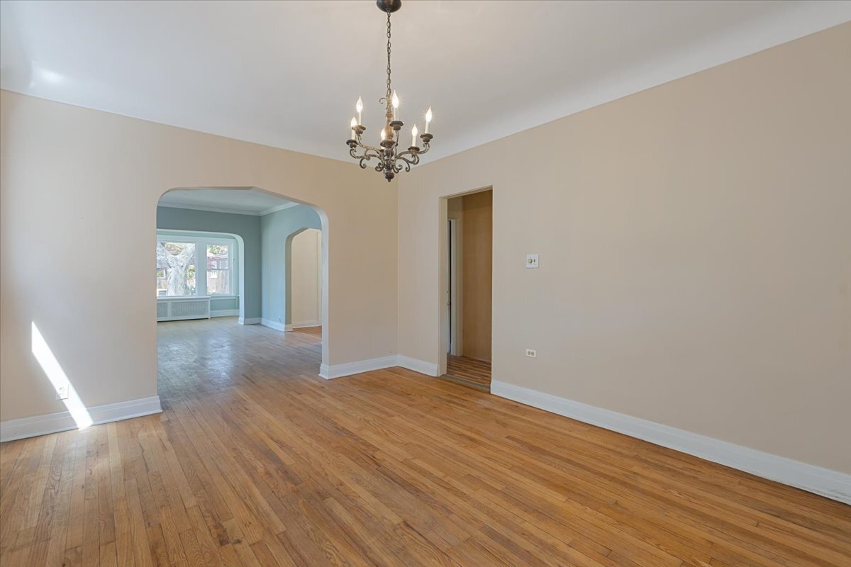 6515 N Maplewood Avenue Property Photo 8