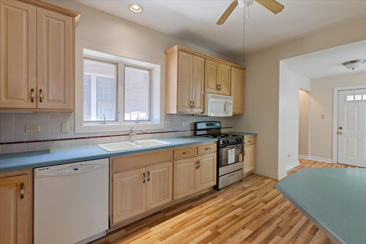 6515 N Maplewood Avenue Property Photo 11
