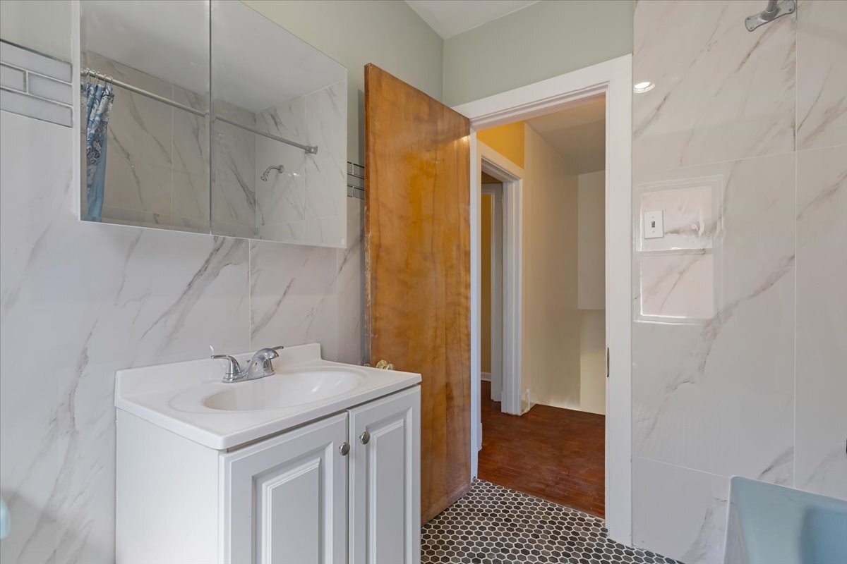 6515 N Maplewood Avenue Property Photo 20