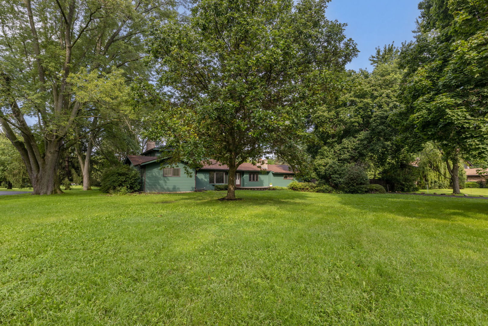 749 N Sharon Drive Property Photo 1