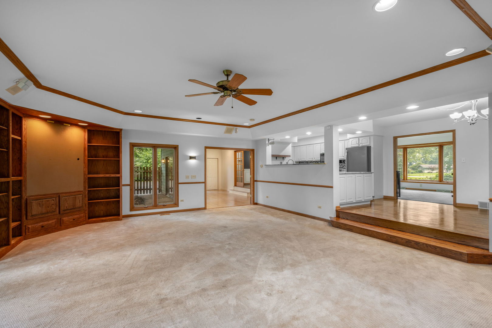 749 N Sharon Drive Property Photo 3