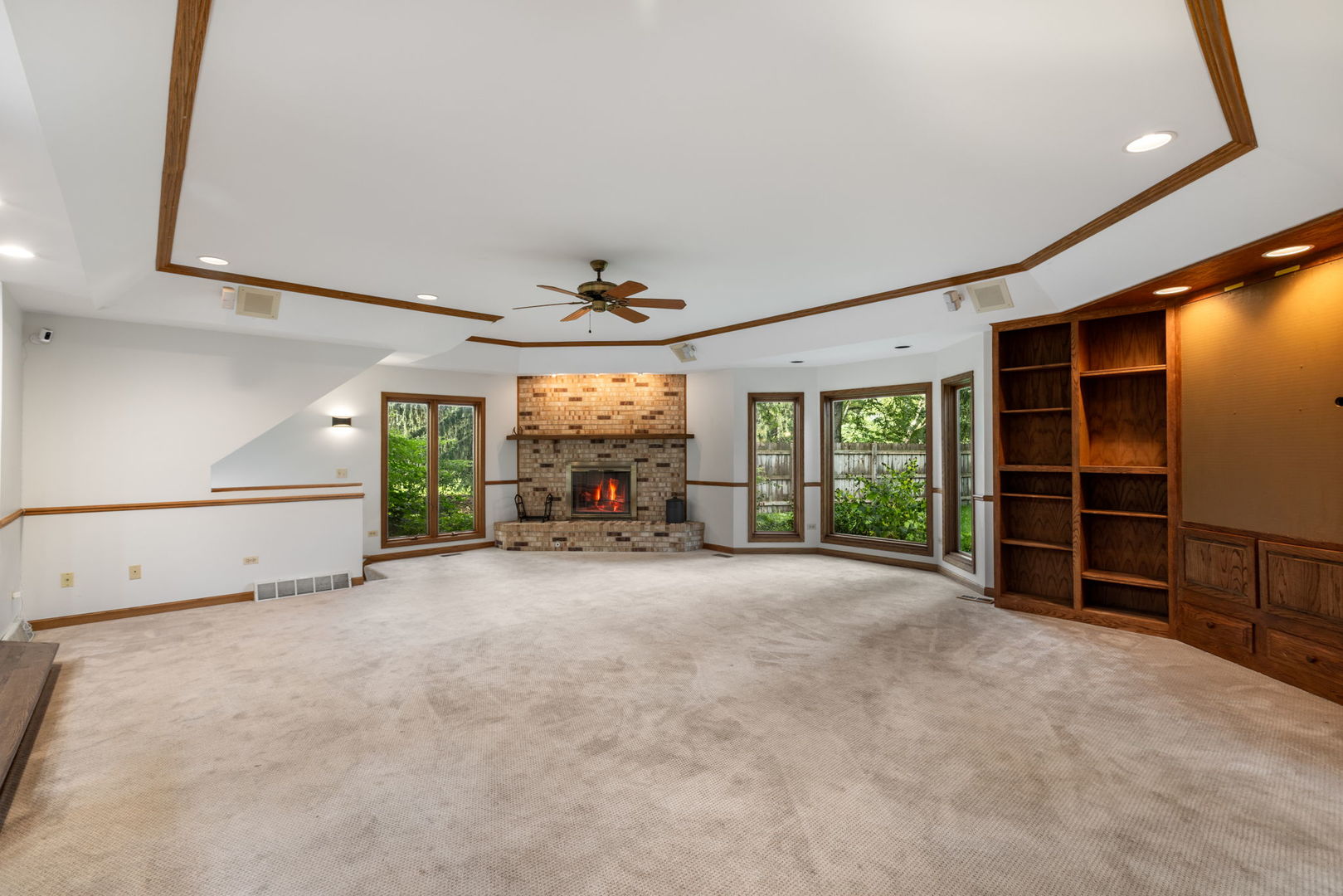 749 N Sharon Drive Property Photo 5