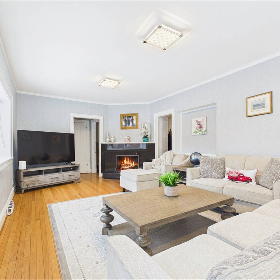 2611 Walnut Avenue Property Photo 4