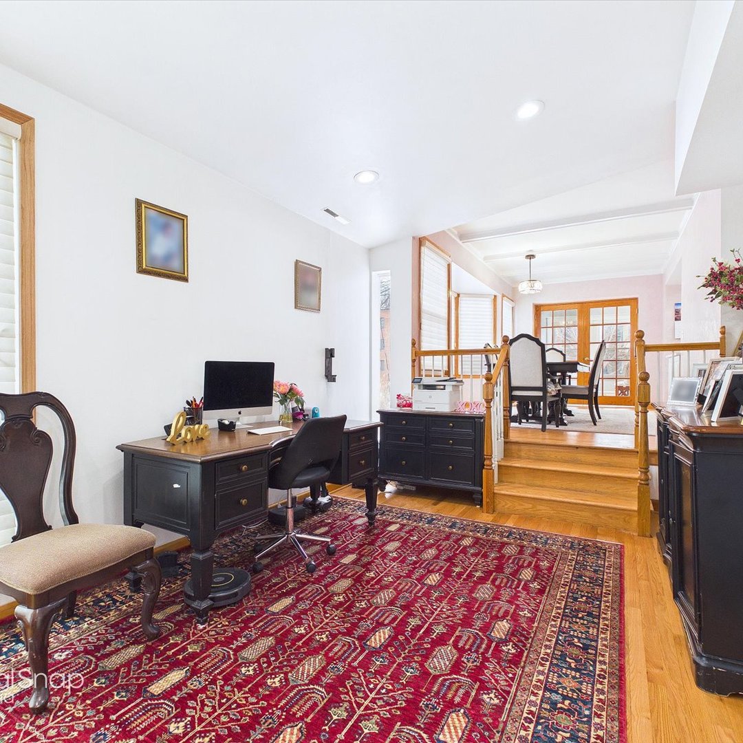 2611 Walnut Avenue Property Photo 9