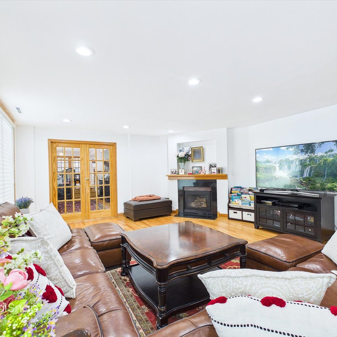 2611 Walnut Avenue Property Photo 11