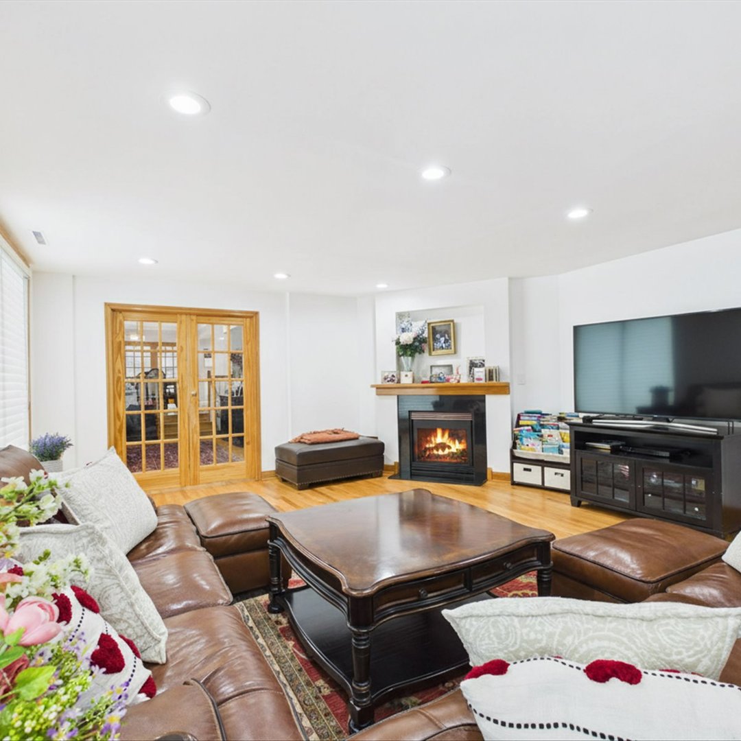 2611 Walnut Avenue Property Photo 12