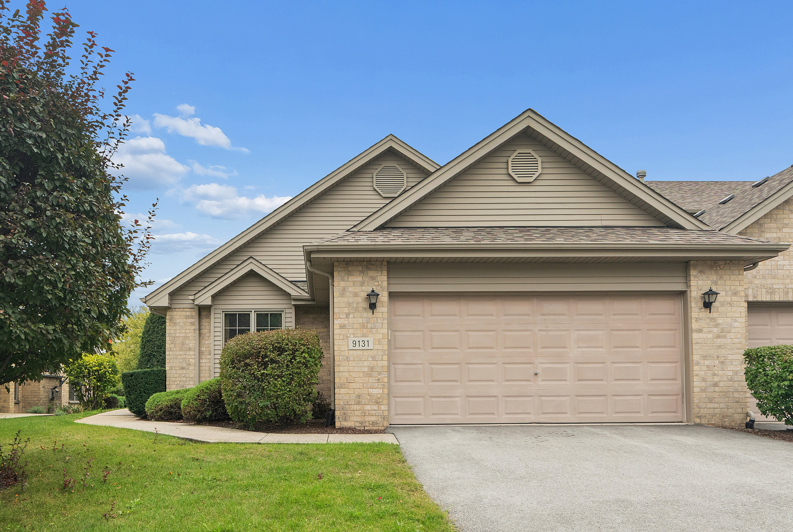 9131 Newcastle Court Property Photo 2