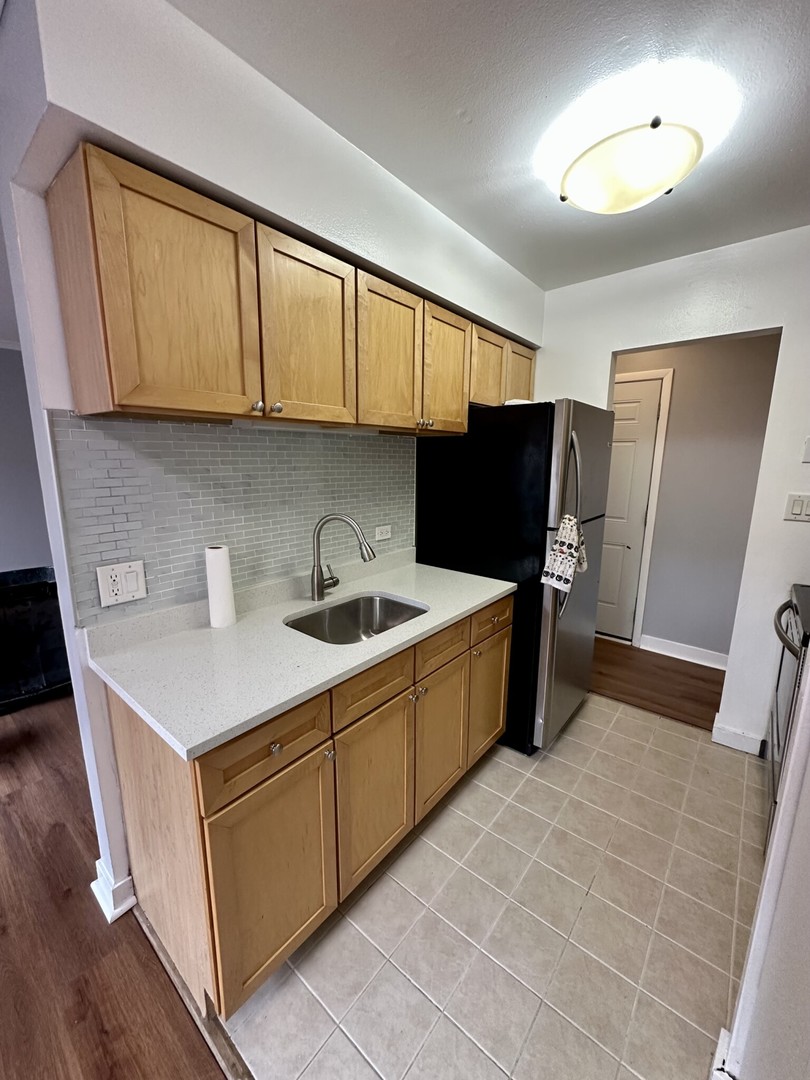7120 N Sheridan Road 408 Property Photo 5