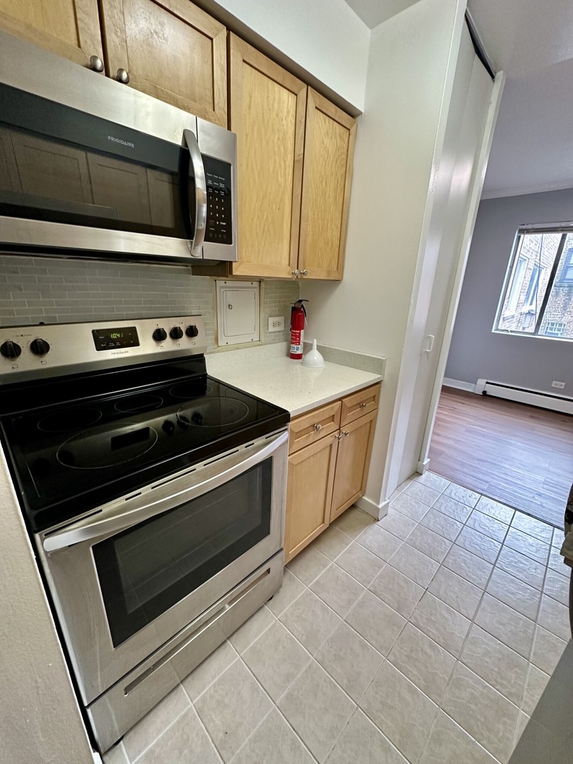 7120 N Sheridan Road 408 Property Photo 6