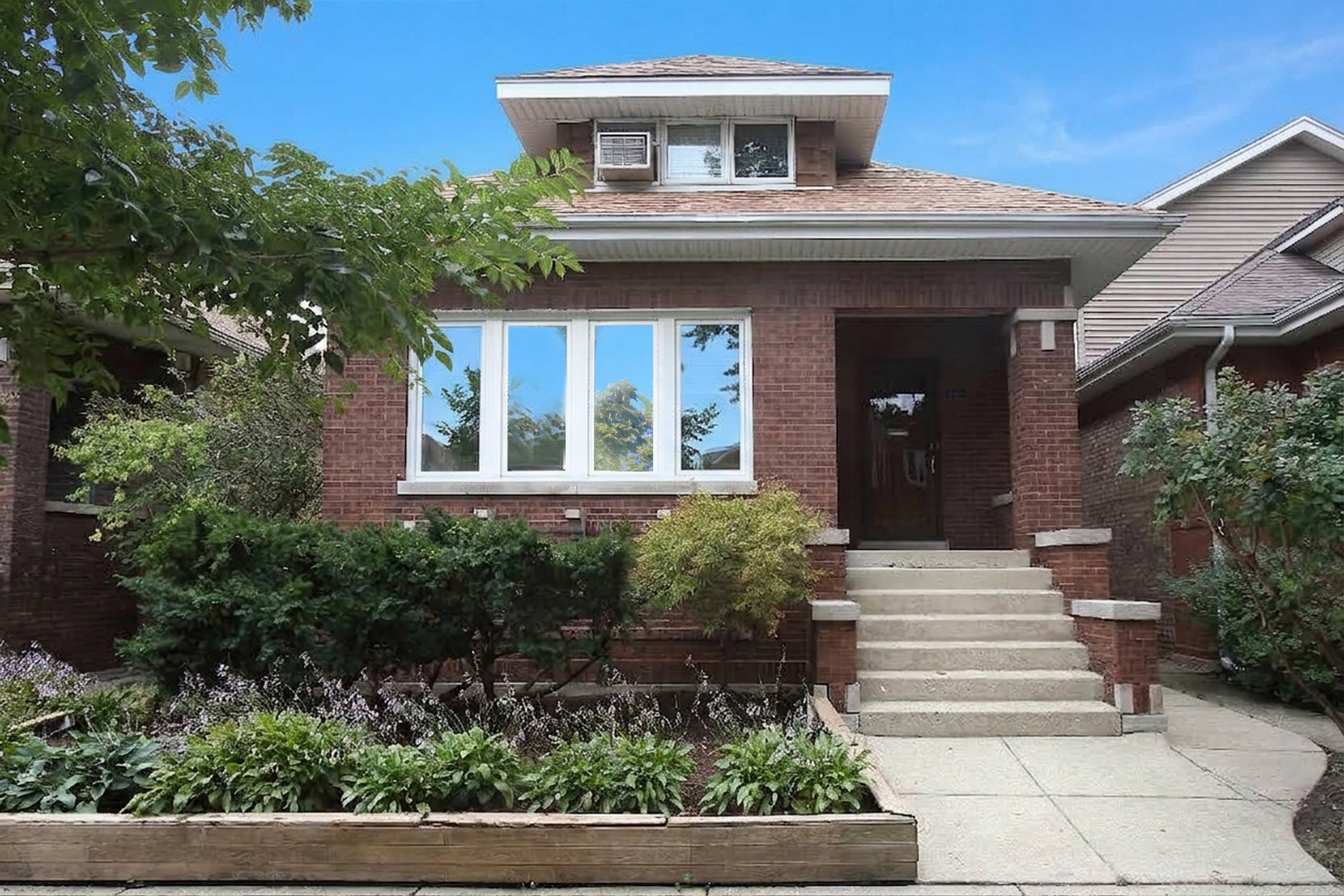 6525 N Washtenaw Avenue Property Photo 1