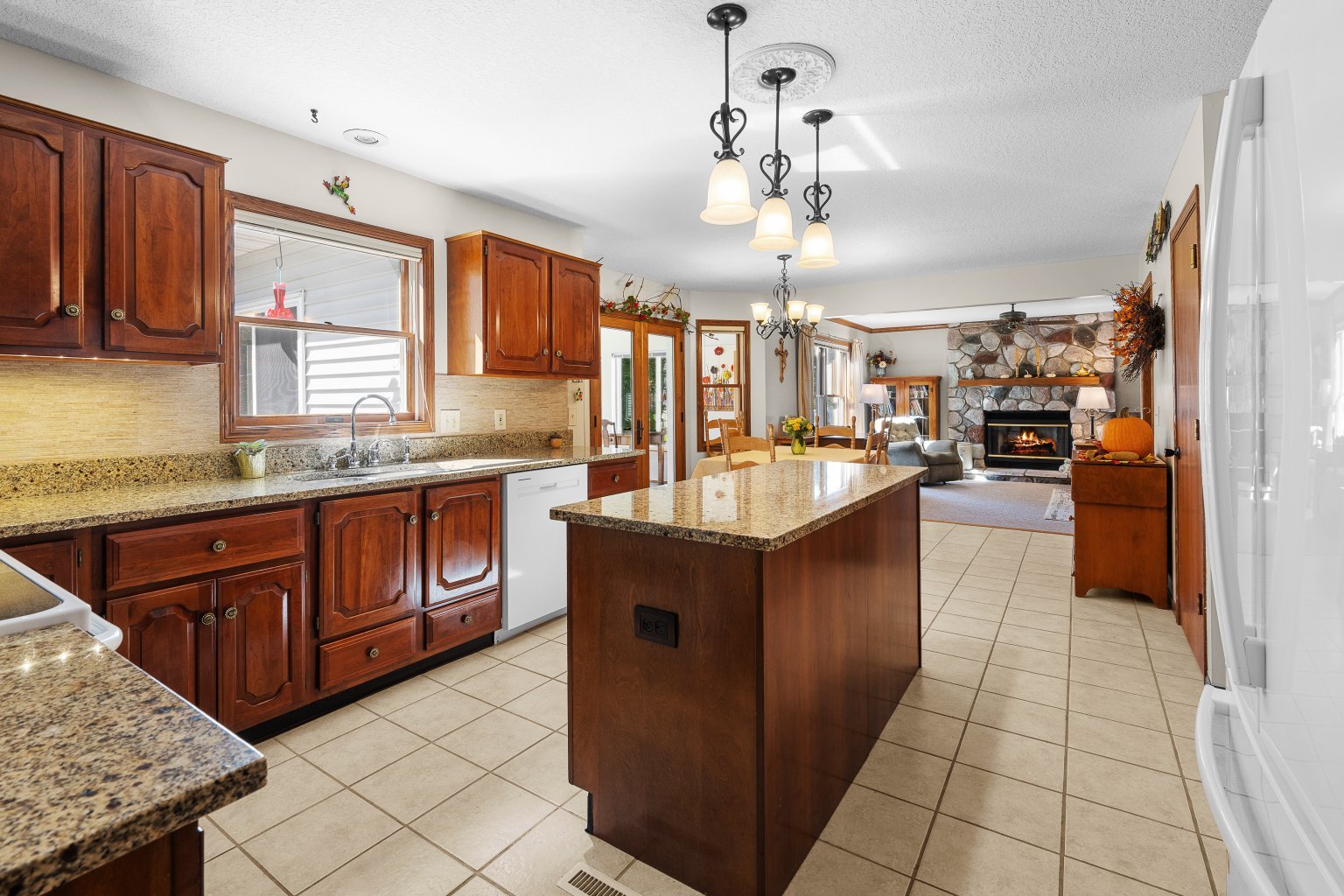 2493 Countryside Lane Property Photo 10