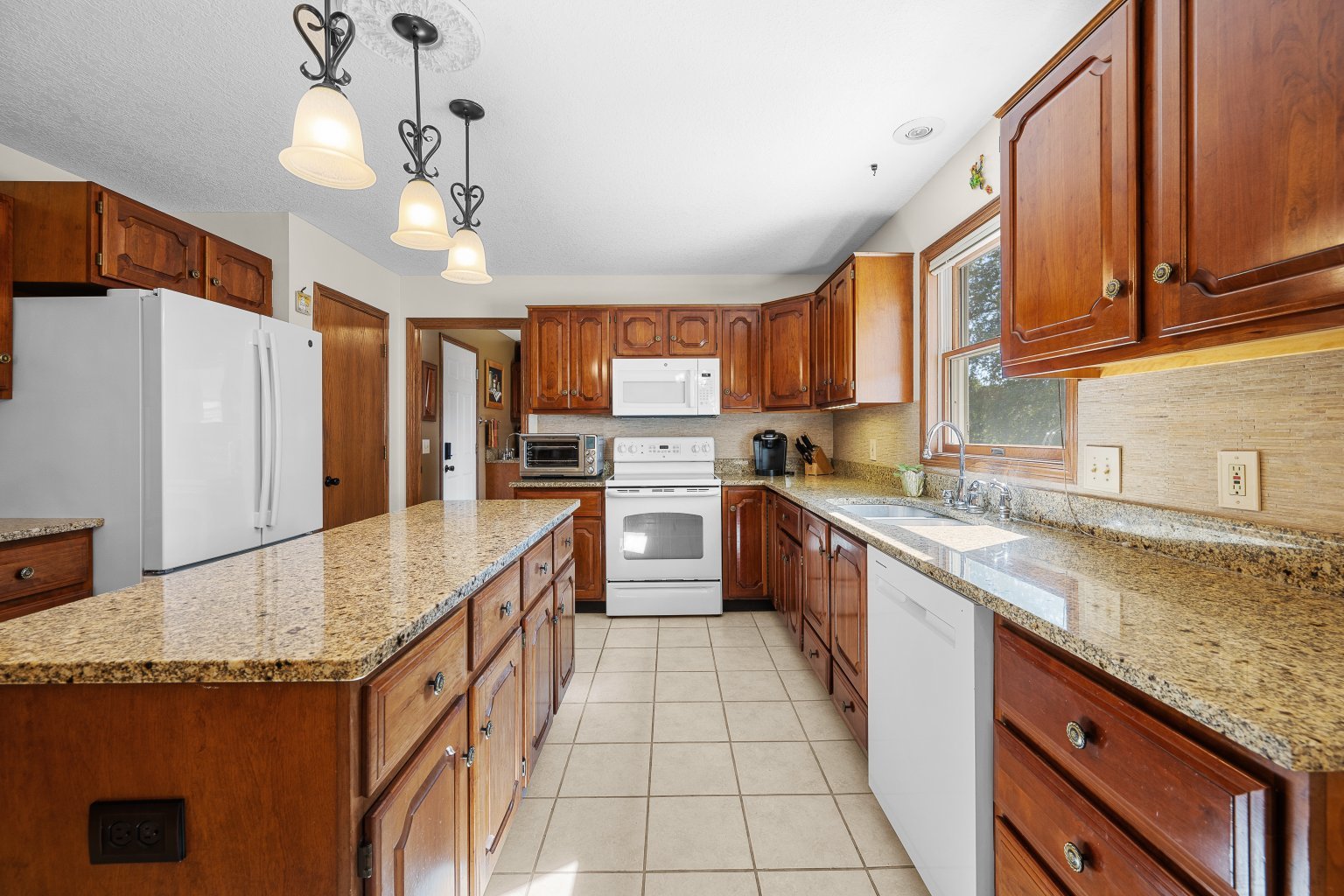 2493 Countryside Lane Property Photo 12