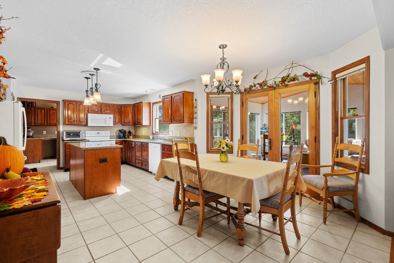2493 Countryside Lane Property Photo 14
