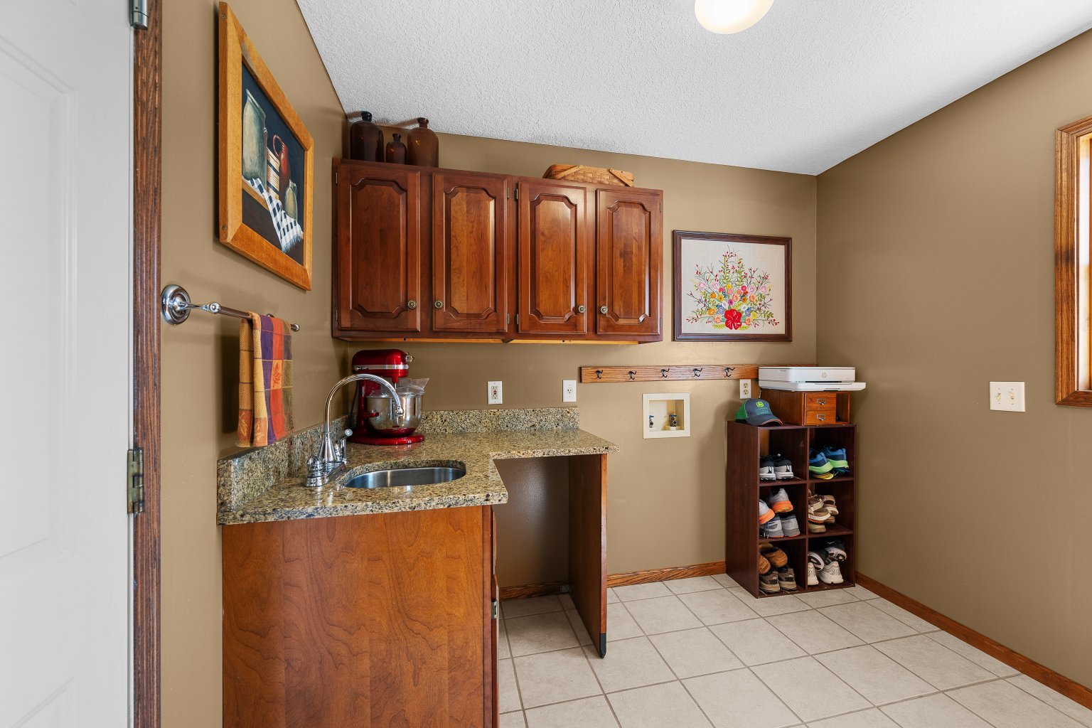 2493 Countryside Lane Property Photo 17