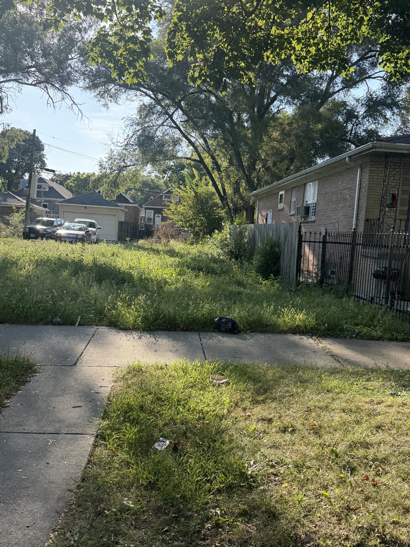 6452 S SEELEY Avenue Property Photo 1