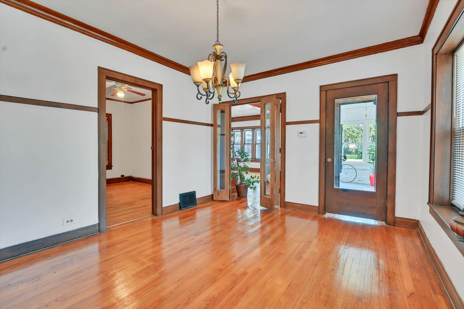 657 E 90th Street Property Photo 11