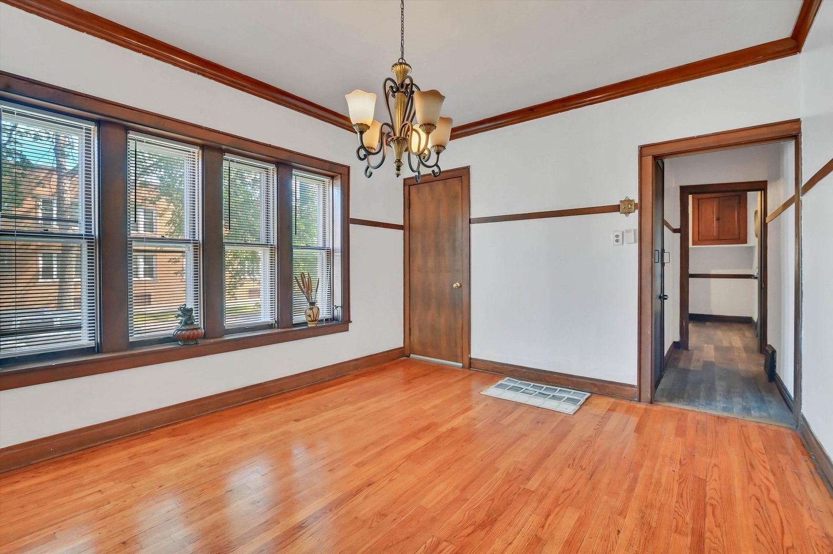 657 E 90th Street Property Photo 12