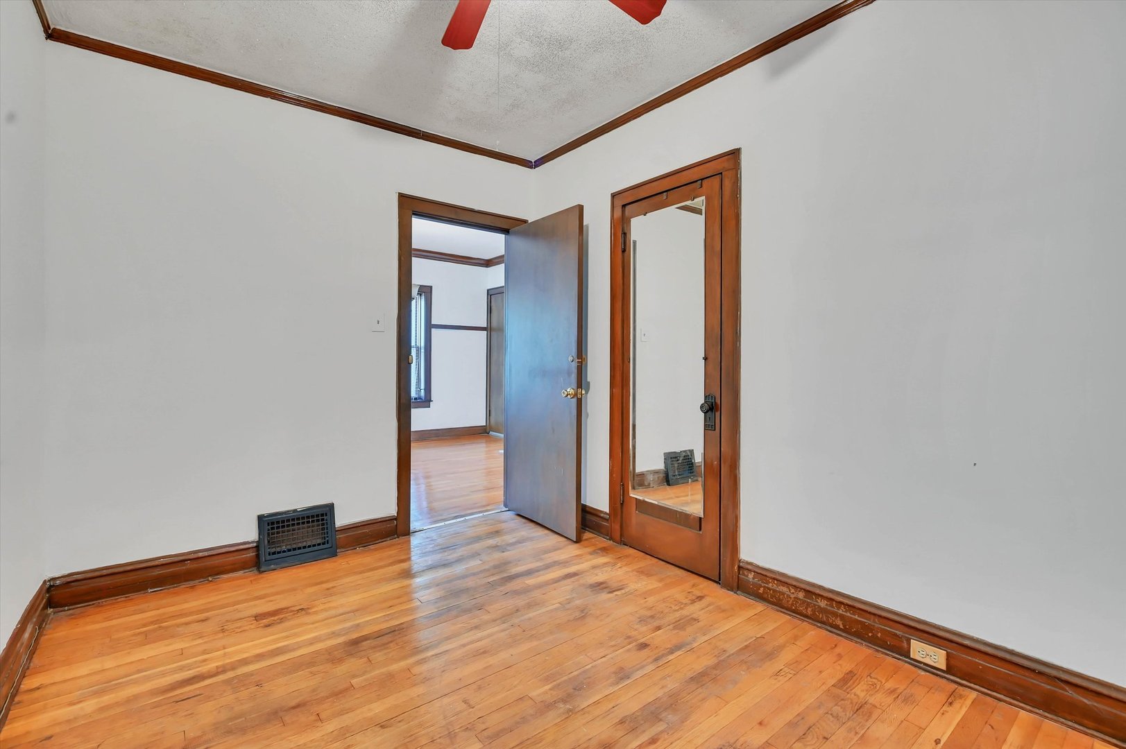 657 E 90th Street Property Photo 14