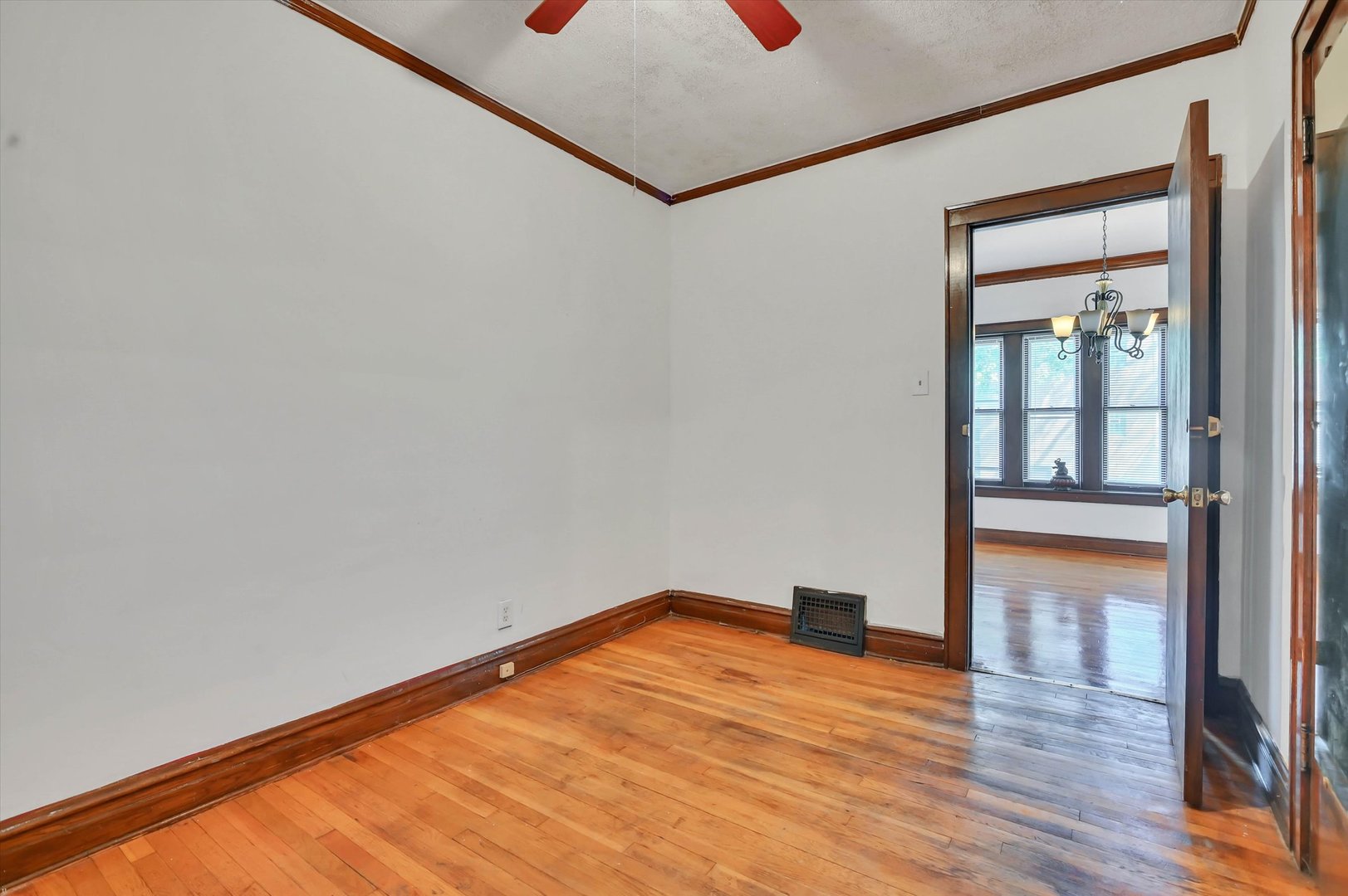 657 E 90th Street Property Photo 15
