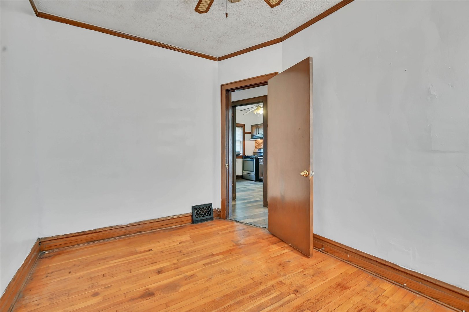 657 E 90th Street Property Photo 18