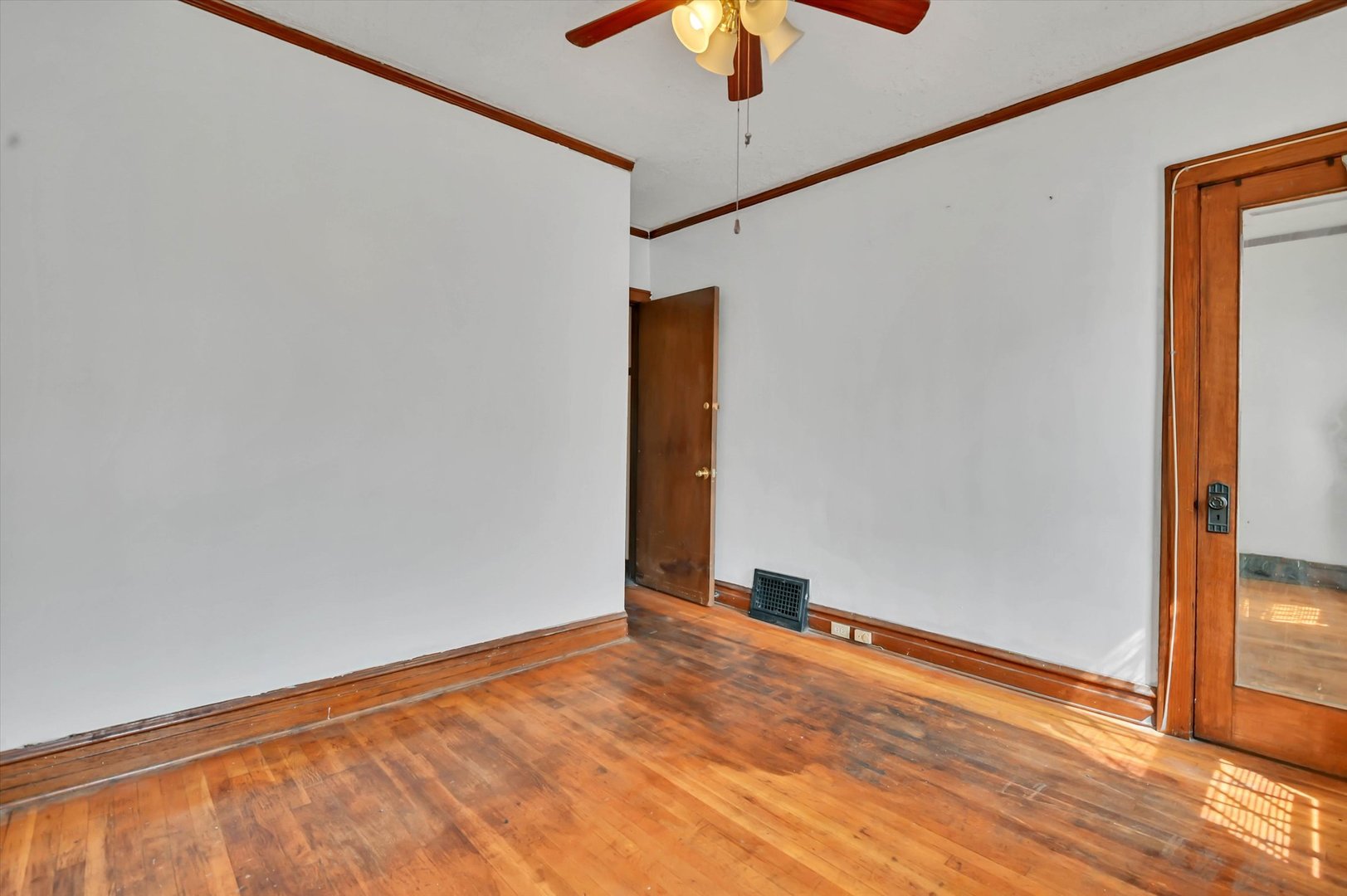 657 E 90th Street Property Photo 20