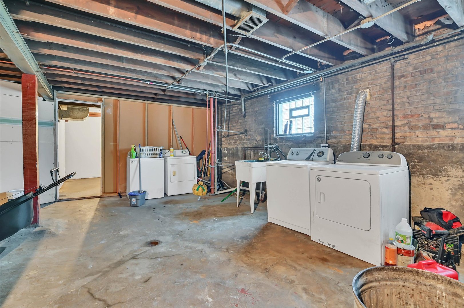 657 E 90th Street Property Photo 31