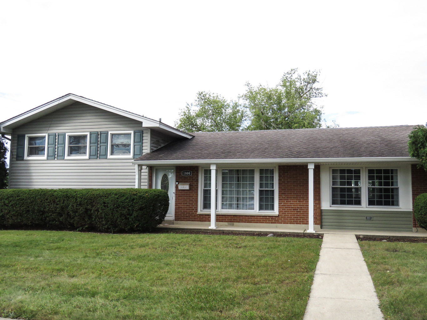 1800 N Newport Road Property Photo 1