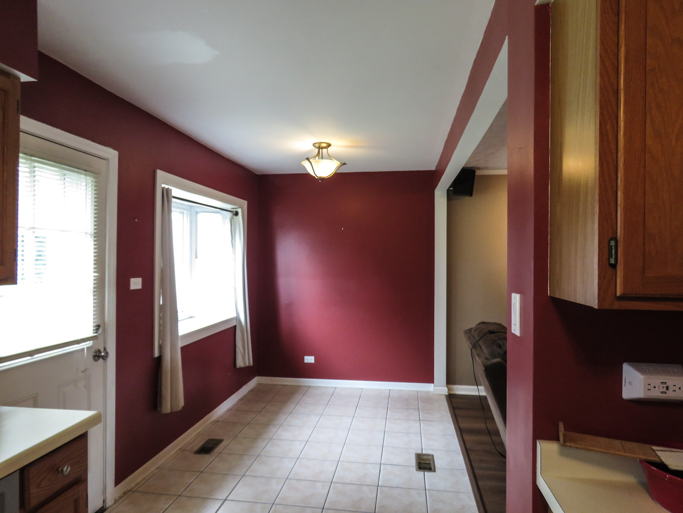 1800 N Newport Road Property Photo 4
