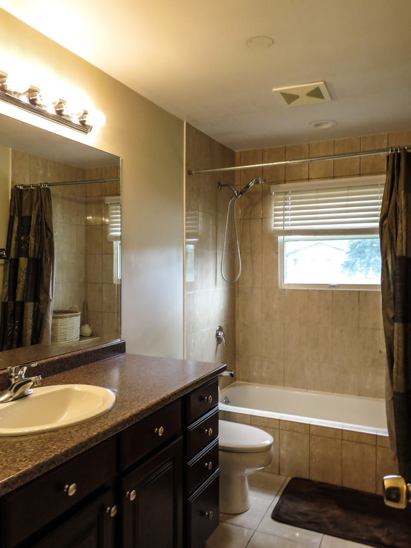 1800 N Newport Road Property Photo 10