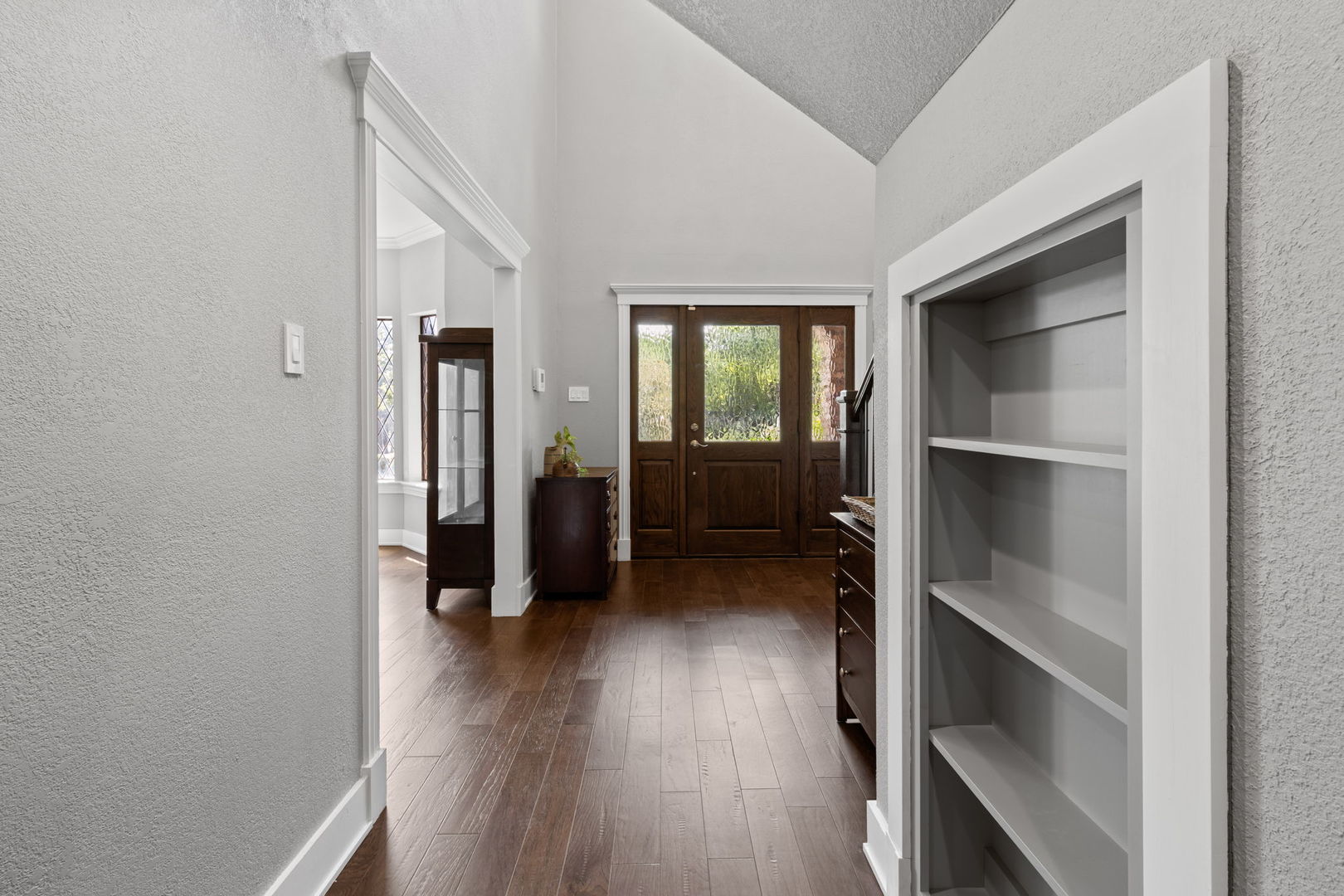 6101 Tiffany Oaks Lane Property Photo 4