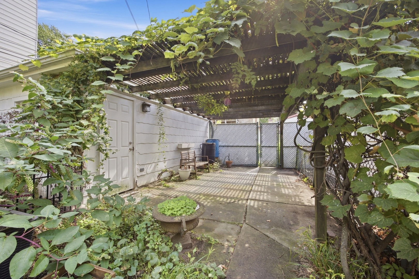 1639 W Rascher Avenue Property Photo 45