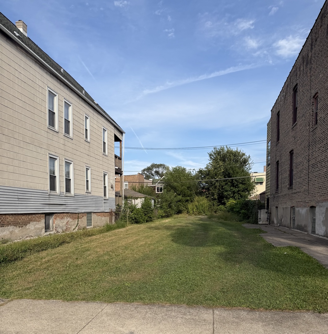 7019 S CARPENTER Street Property Photo 1