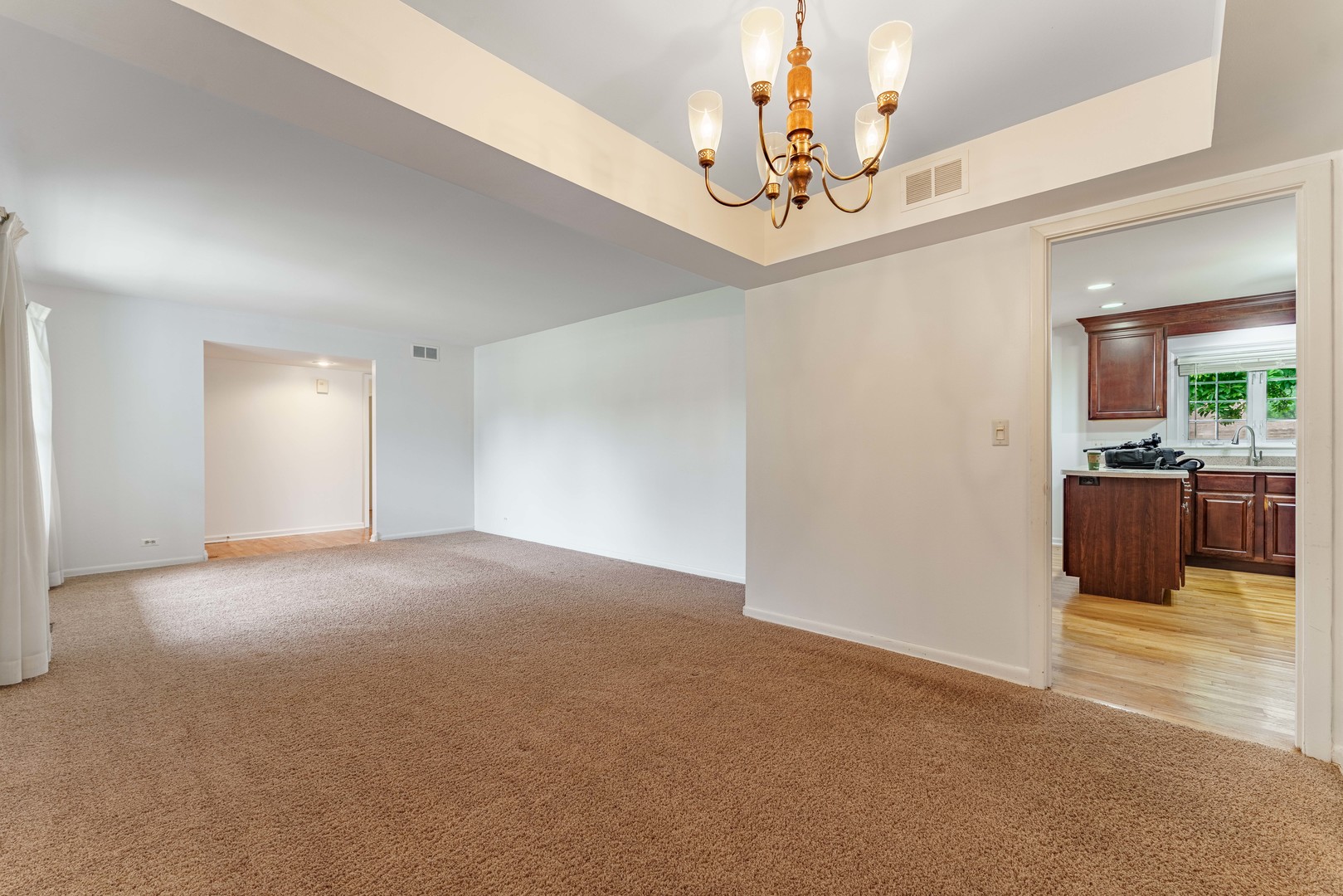 212 Wellington Avenue Property Photo 4
