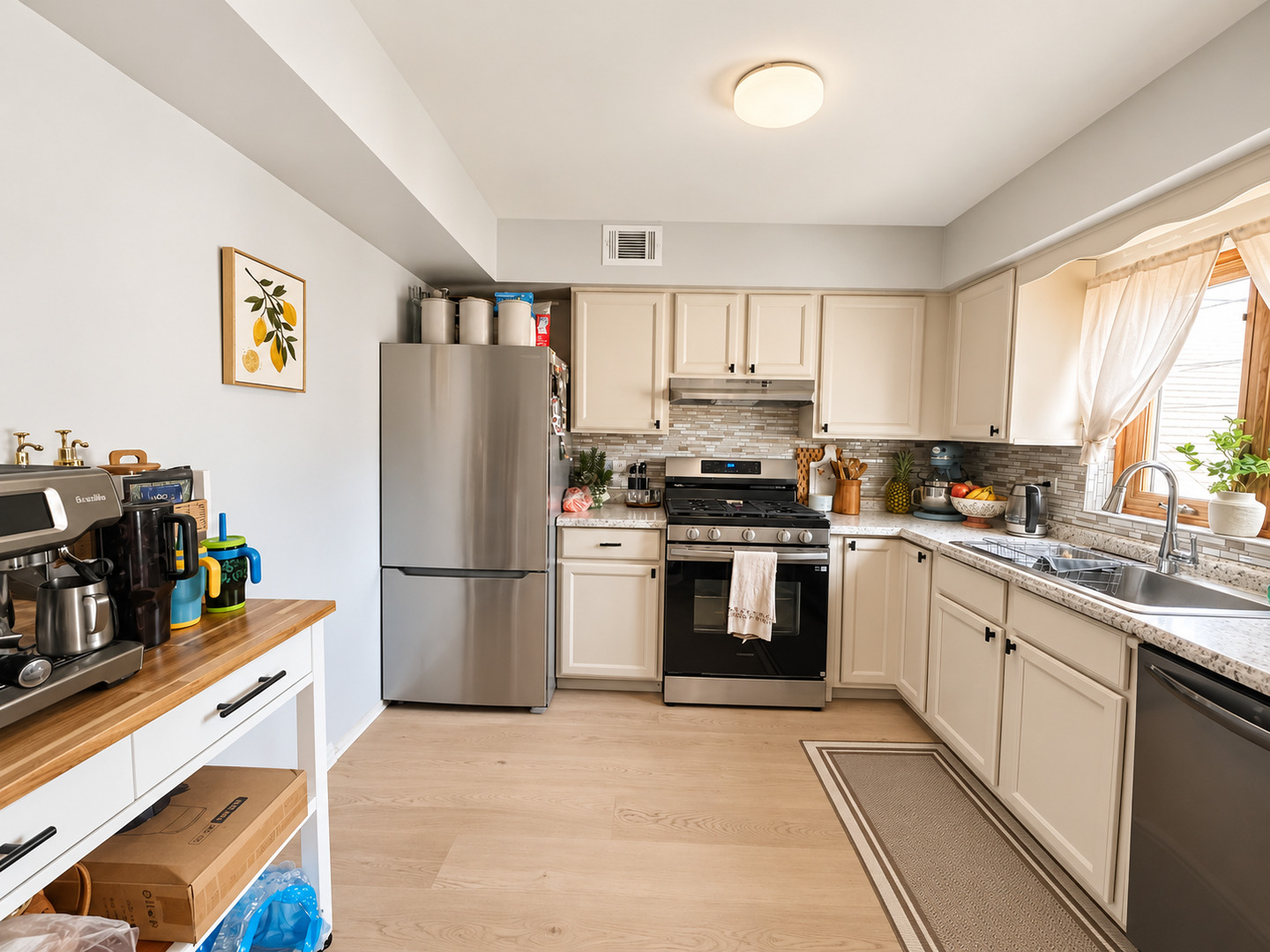 6743 W Irving Park Road 202 Property Photo 9